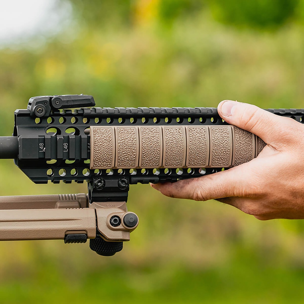 Magpul XT RAIL TEXTURE PANEL FDE 2