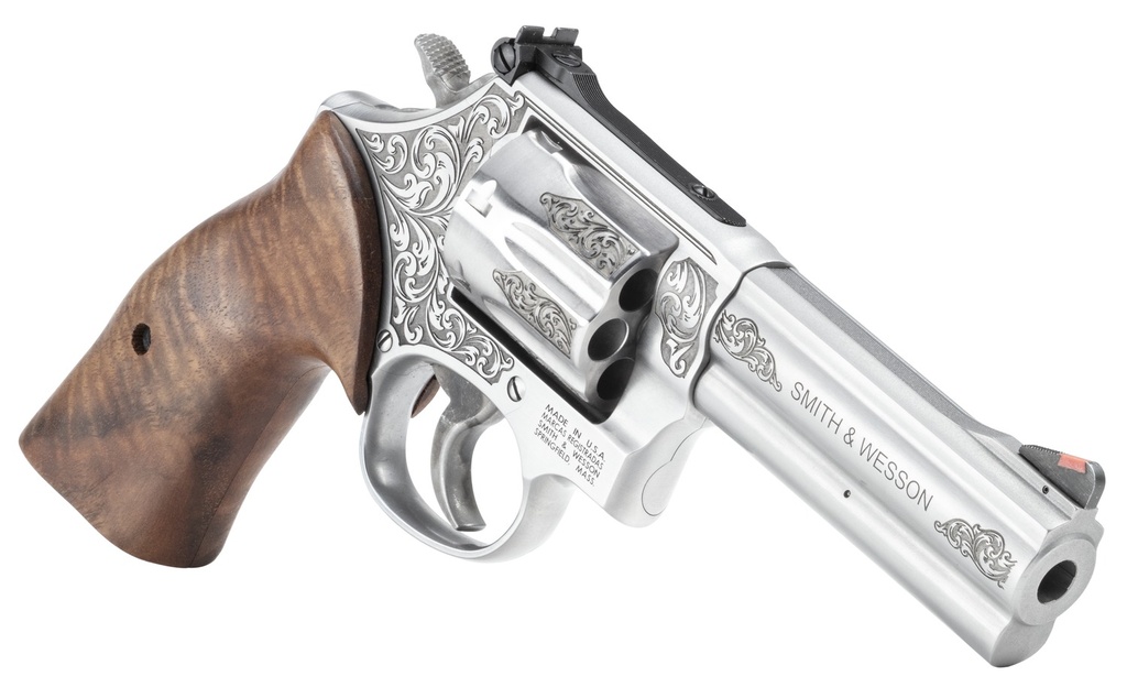 Smith and Wesson 686 Plus Engraved 3